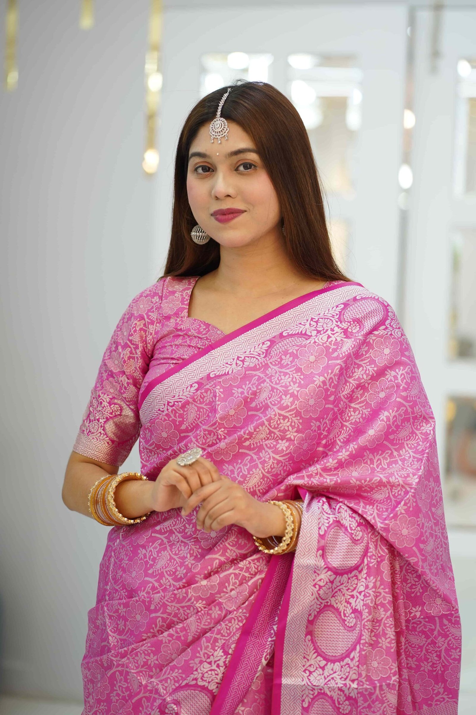 ব্লাউজ পিস সহ প্রিমিয়াম কাঞ্চিপুরম শাড়ি (বেবি পিঙ্ক)