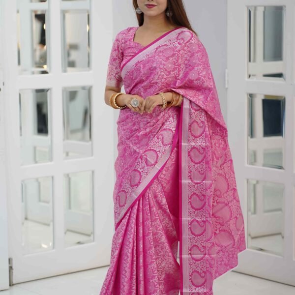 ব্লাউজ পিস সহ প্রিমিয়াম কাঞ্চিপুরম শাড়ি (বেবি পিঙ্ক)