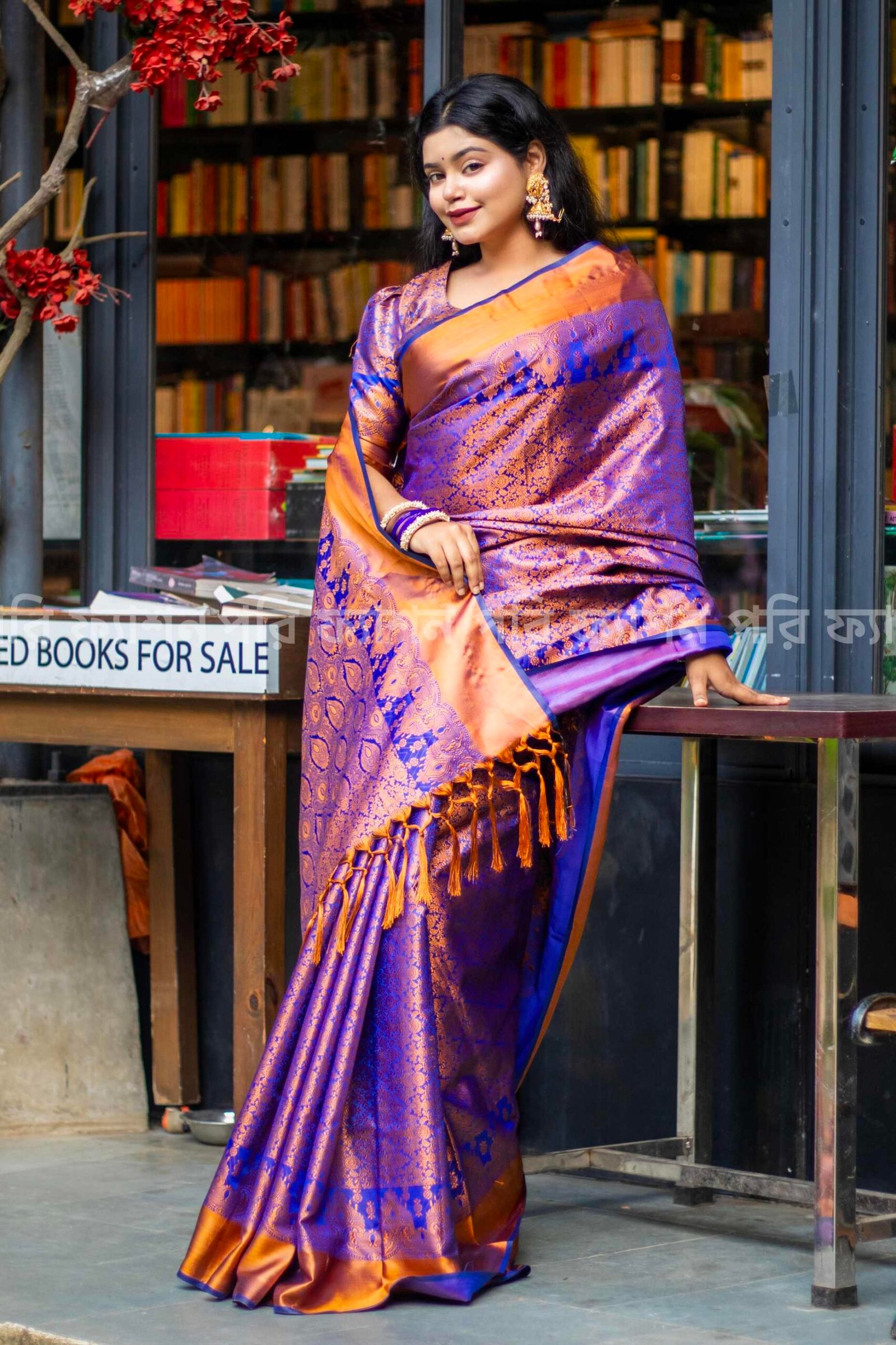 ব্লাউজ পিস সহ প্রিমিয়াম কাঞ্চিপুরম শাড়ি ( বেগুনি কালার )