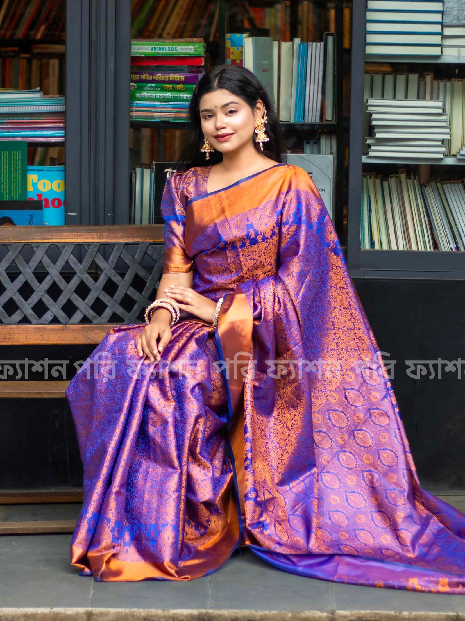 ব্লাউজ পিস সহ প্রিমিয়াম কাঞ্চিপুরম শাড়ি ( বেগুনি কালার )