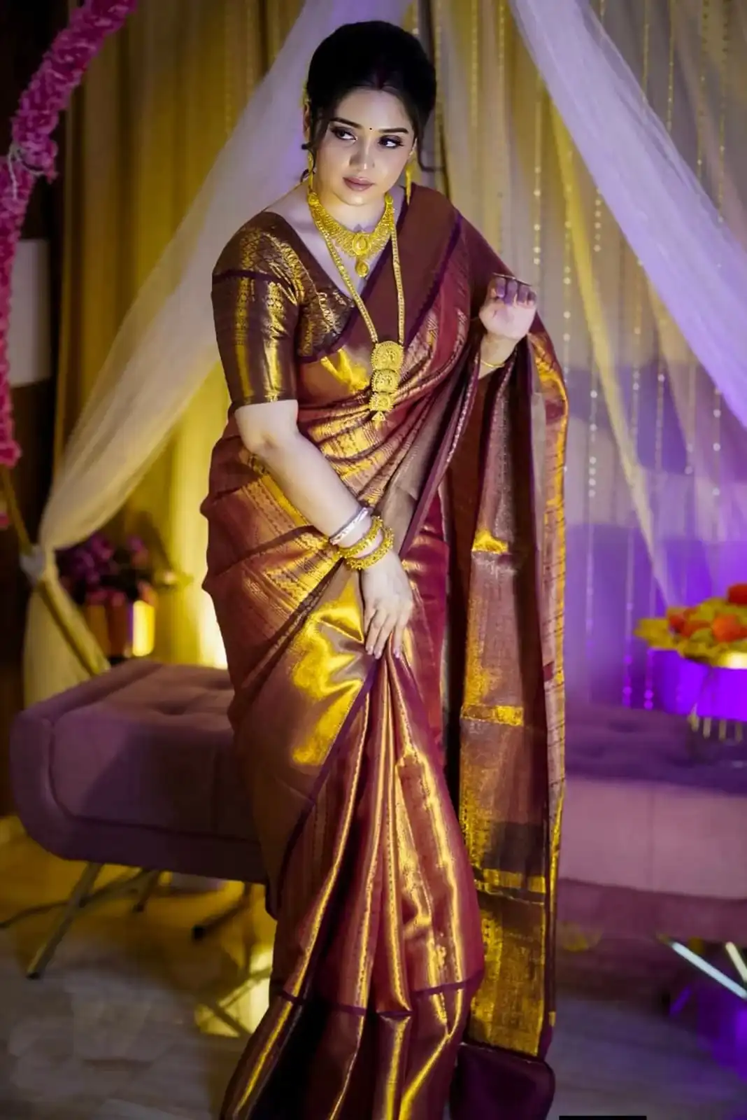 ব্লাউজ পিস সহ কাঞ্চিপুরম শাড়ী